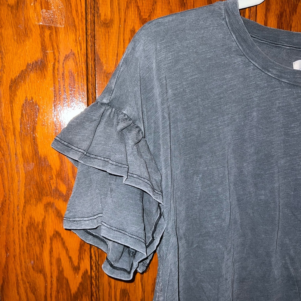 Universal Thread Grey Distressed Top - image 2